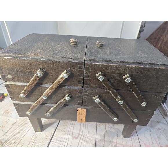 Vintage SINGER Accordion Fold Out 3 Tier Wooden Sewing Box - Picture 5 of 6